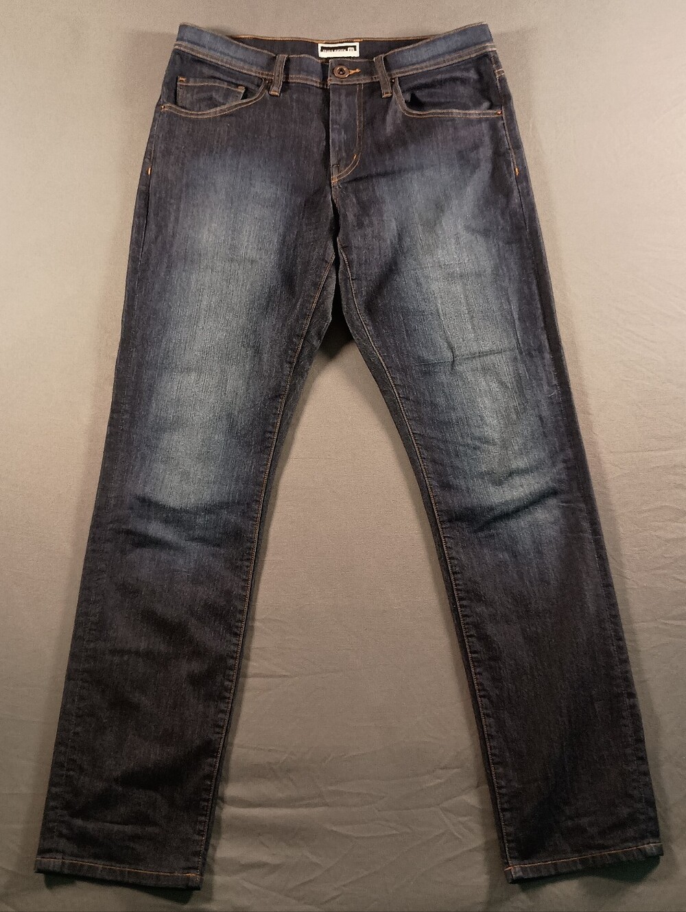 Travis Mathew Legacy Featherweight Dark Wash Stretch Tapered Leg Men's 32 Jeans